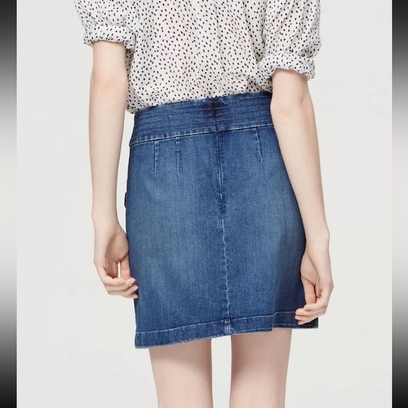 Ann Taylor LOFT Cargo Pockets Denim Skirt in Summit Blue Wash‎ Size 27/4 NWT - Picture 3 of 8